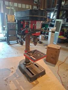 lot 1526 image: 5 Speed Drill Press