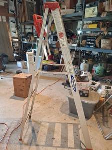 lot 1527 image: Werner 6 ft Step Ladder