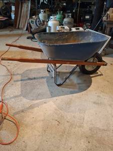 lot 1543 image: Wheelbarrow