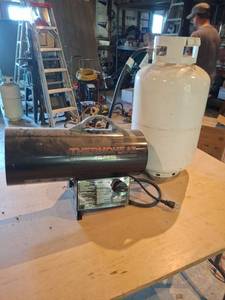 lot 1548 image: Thermoheat Heater with LP Tank - Feels Full