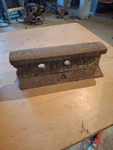 lot 1550 image: Chunk of Rail
