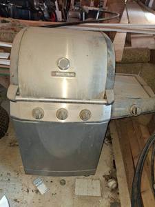 lot 1551 image: Perfect Flame 3-Burner Gas Grill