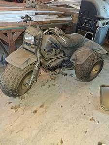 lot 1553 image: Kawasaki 200 Three-Wheel ATV