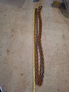 lot 1555 image: Chain with 2 Hooks - Approximately 20 ft