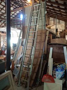 lot 1569 image: Aluminum Ladder Sections