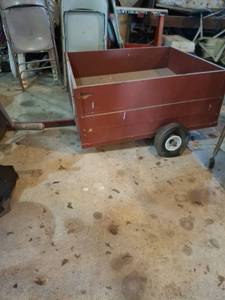 lot 1572 image: Two-Wheel Trailer with Benches - Needs Tires