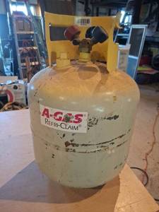 lot 1582 image: A-GAS. Refri-Claim Refrigerant Recovery Cylinder