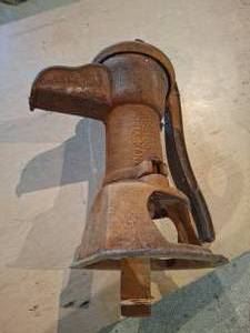 lot 1583 image: Pitcher Pump