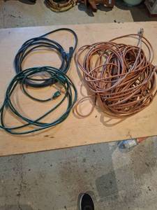 lot 1587 image: Lot of 3 Extension Cords