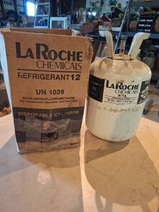 lot 1591 image: LaRoche Chemicals R-12 Refrigerant Disposable Cylinder