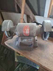 lot 1614 image: Wissota Model E6 Bench Grinder - 6 Inch Wheel