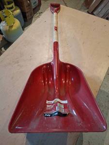lot 1623 image: ACE Poly #12 Scoop Shovel Red
