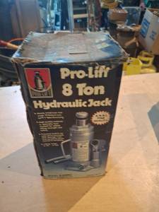 lot 1628 image: Pro-Lift 8 Ton Hydraulic Jack