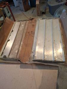 lot 1632 image: Aluminum louvers