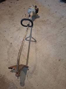 lot 1635 image: STIHL FS 38 String Trimmer - Missing Cutting Head
