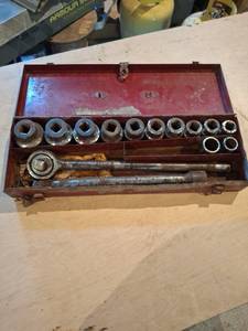 lot 1654 image: 34 drive Socket Set