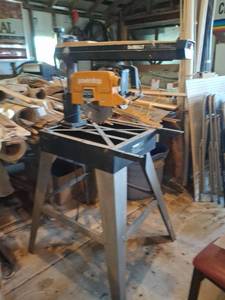 lot 1660 image: DeWALT 7730 Radial Arm Saw