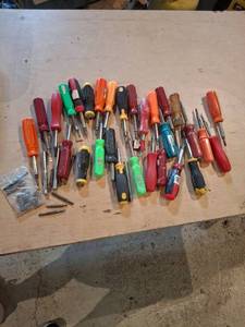 lot 1673 image: Screwdriver Lot