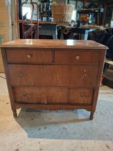 lot 1688 image: 4-Drawer Wood Chest