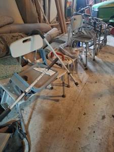 lot 1722 image: Medical Equipment Lot