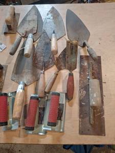 lot 1779 image: Trowels