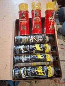 lot 1780 image: Lot of Great Stuff Gaps & Cracks & Wasp  Hornet Spray