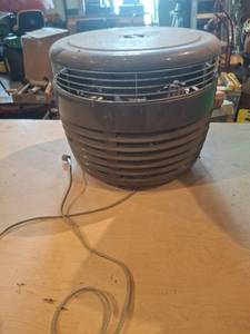 lot 1802 image: Lasco Hassock Fan