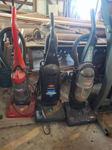 lot 1810 image: Lot of 3 Vacuums - Bissell, Dirt Devil