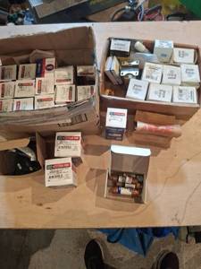 lot 1820 image: HVAC Parts - Capacitors and Contactors