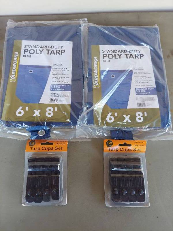 lot 1810 image: Yardworks Poly Tarp 6 x 8 Blue 2-Pack with Tarp Clips Sets