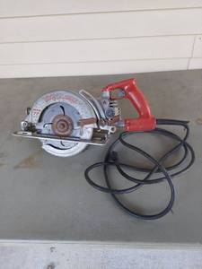 lot 1820 image: Skil Saw Worm Drive Circular Saw - MAG 77
