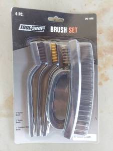 lot 1849 image: Tool Shop 4-Piece Brush Set