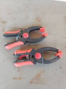 lot 1870 image: (2) Ratcheting Clamps
