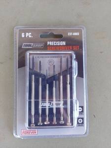 lot 1886 image: Tool Shop 6 PC Precision Screwdriver Set