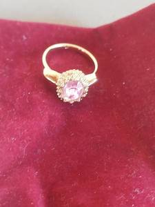 lot 2099 image: Pink Stone Ring