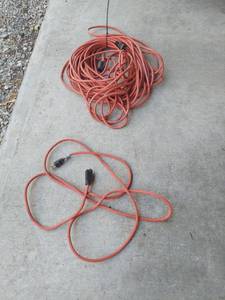 lot 2139 image: (2) Extension Cords