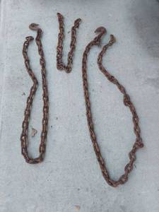 lot 2144 image: Lot of 3 Pieces of Chain - 2 Have 1 Hook