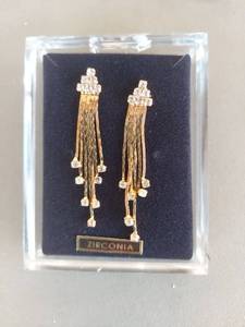 lot 2152 image: Zirconia Chandelier Drop Earrings Pair
