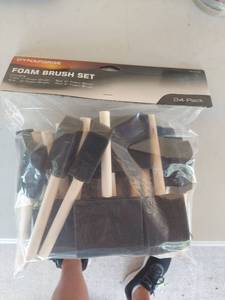 lot 2162 image: Dynaforge Foam Brush Set 24 Pack