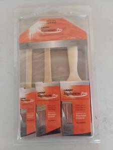 lot 2170 image: Linzer Signature Pro 3-Pack Paint Brush Set - 1.5in 2.5in 3in