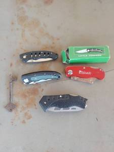 lot 2193 image: Lot of 4 Folding Knives Little Torpedo Pittsburgh