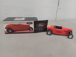 lot 2204 image: Ford 34 Ford Roadster Die Cast Metal Collector Bank - Heatcraft