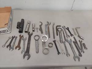 lot 2221 image: Lot of Assorted Wrenches - Open End