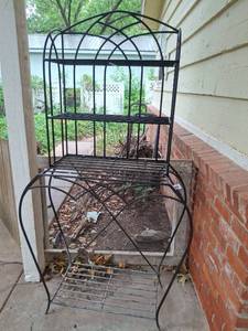 lot 1000 image: Black Metal Plant Stand