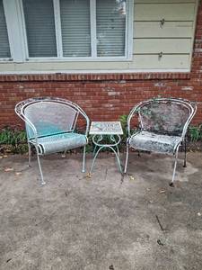 lot 1001 image: 3-Piece Outdoor Patio Set - 2 Chairs, 1 Table