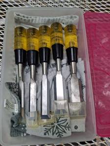 lot 1059 image: Buck Bros 5-Piece Chisel Set