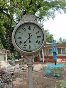 lot 1084 image: Craftmade Outdoor Clock with Thermometer Barometer Weather Station