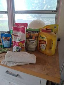 lot 1091 image: Garden & Lawn Care Products Lot - Fertilizers, Herbicides, Pesticides, Supplies