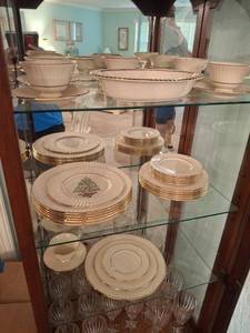 lot 1111 image: Lenox Temple Collection Citation Gold Dinnerware Set - Service for 6