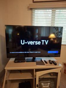 lot 1114 image: Samsung Smart TV 55 inch with remote